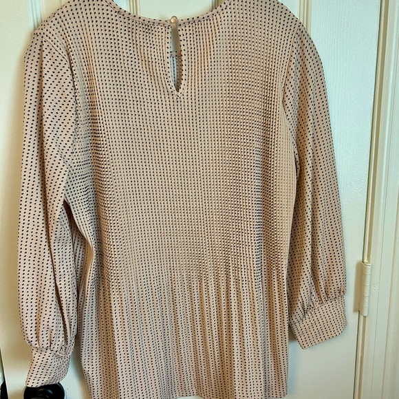 Adrianna Papell blouse. - Picture 4 of 4